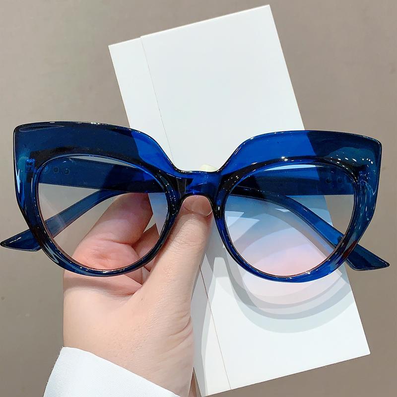 Oversized Cat Eye Women Sunglasses New Stylish Candy Color Gradient Shades Vintage Trendy Brand Design Lady Eyewear