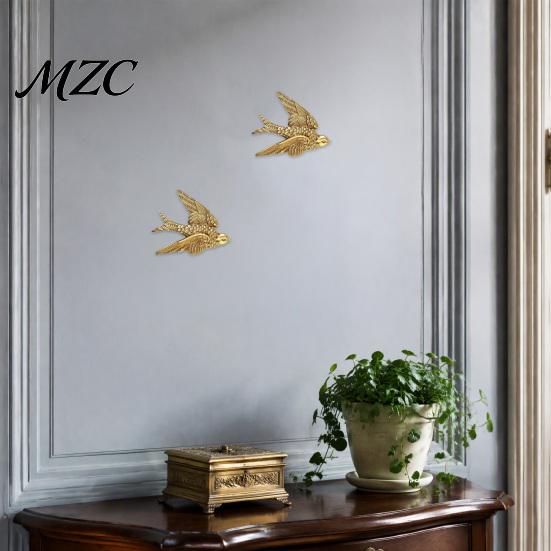 3D Resin Wall Sculpture Gold Swallow Decor, Flying Bird Sculpture, Vintage Retro Style Art for Living Room Bedroom Home Decor Modern