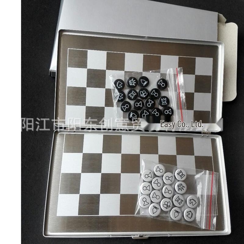 Tragbares faltbares magnetisches Schach-, Dame- und Backgammon-Set für Kinder und Studenten