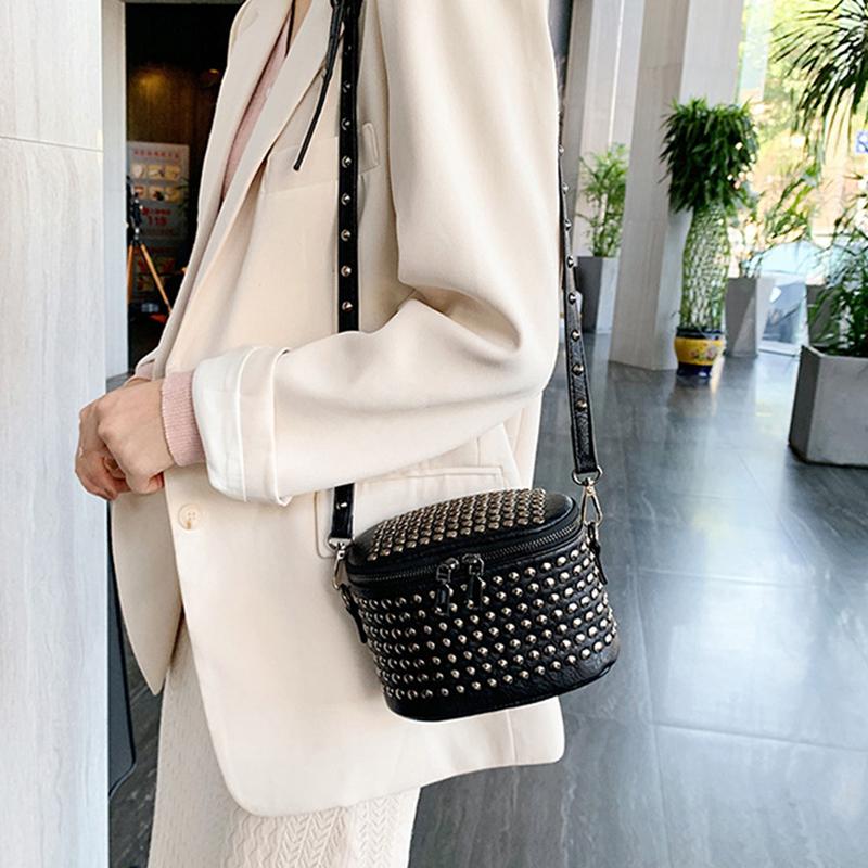 Luxury Retro Design Women's Bucket Shoulder Bag New Fashion Rivet Diamond Small Square Bag Personality High-end Crossbody Bag CLE