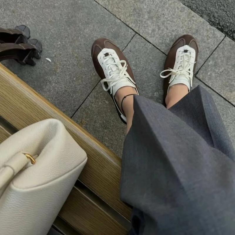 Sneakers Casual Sports Shoes for Women Lightweight Leather Breathable Shoes Women Flat White Tennis Shoes