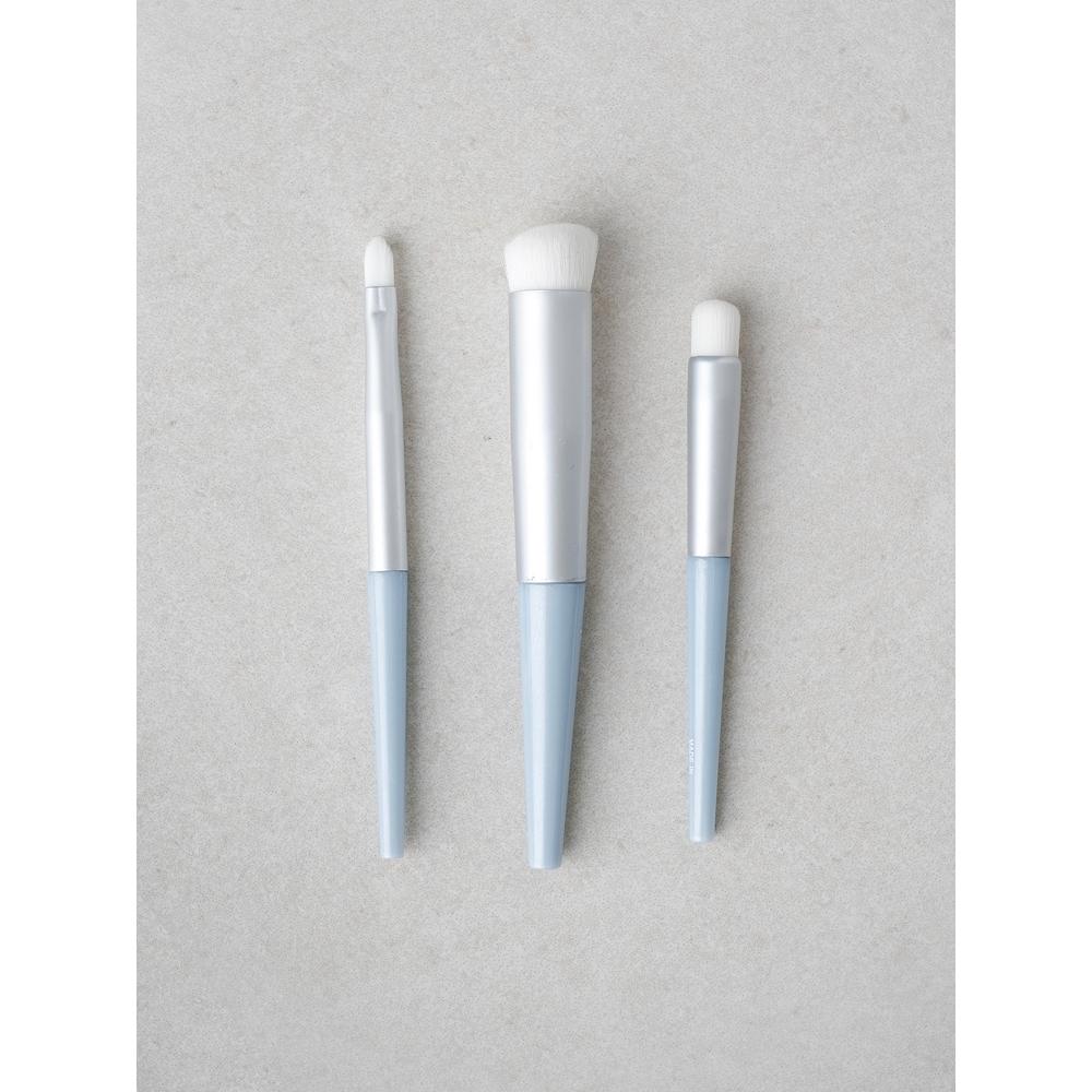 

Daiso Lip And Cheek Brush Set Of 3