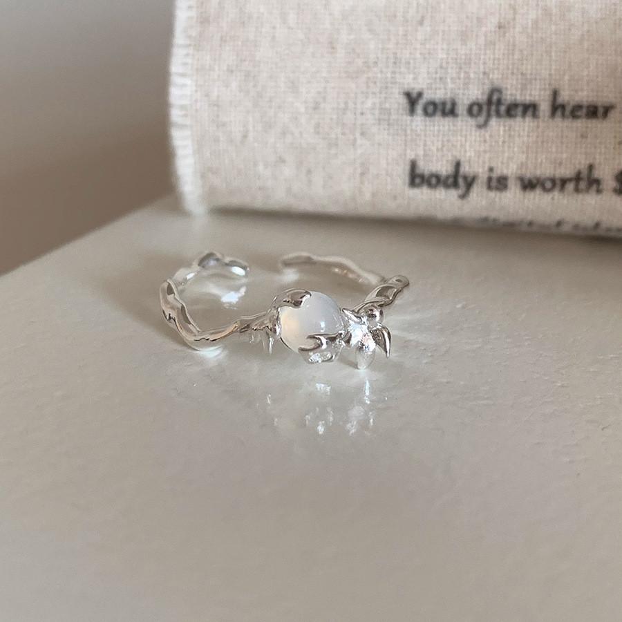 Elegant White Agate Open Ring For Women Fashionable Versatile Copper Jewelry