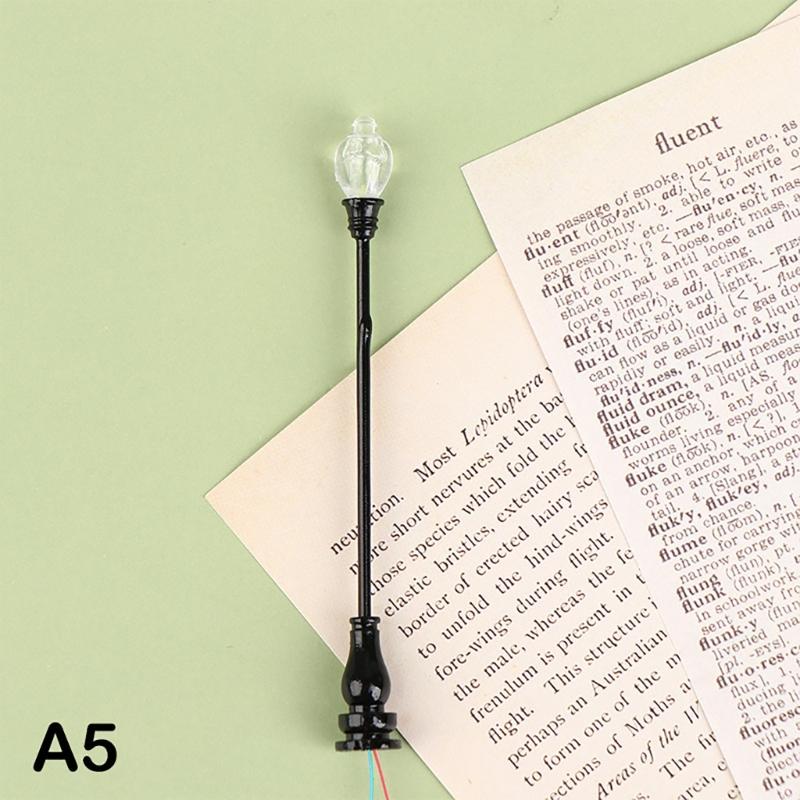 Christmas Village 1:87 Mini Street Light Model Miniature Post Light Train Lamps Street Lamps for Mini Landscape