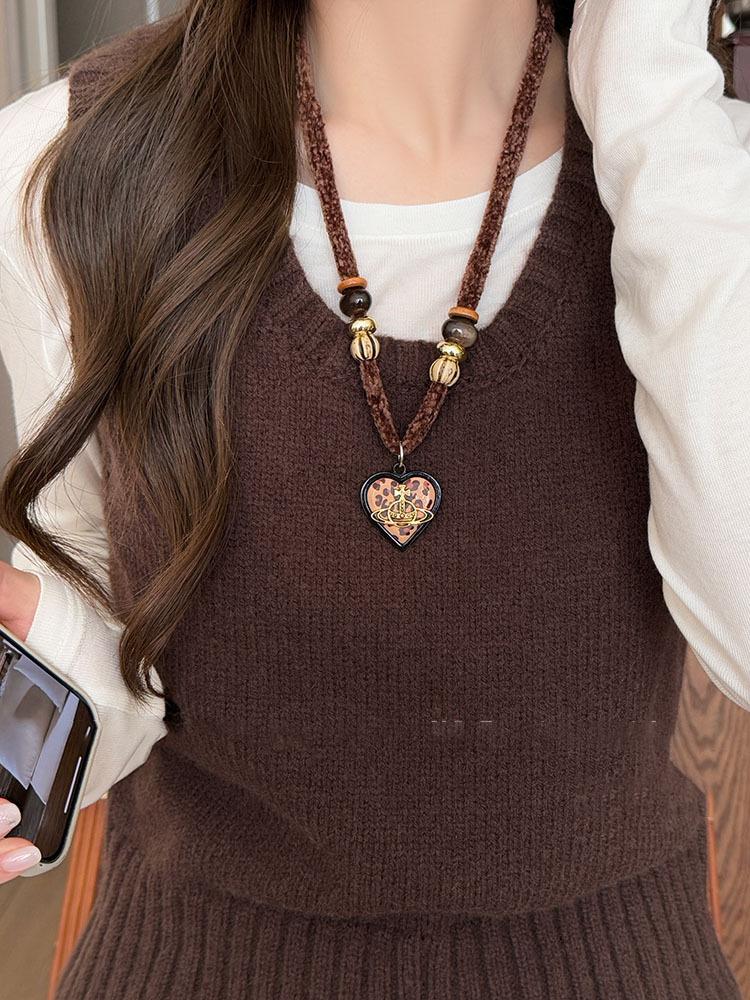 Wood chips irregular round square pendant necklace retro ethnic style collarbone chain design sense sweater chain women