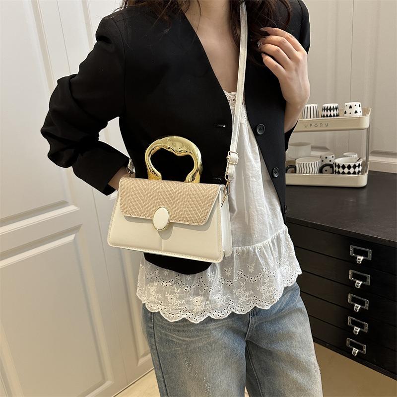 Spring new trend beautiful simple light luxury versatile solid color fashion shoulder portable messenger bag small square bag
