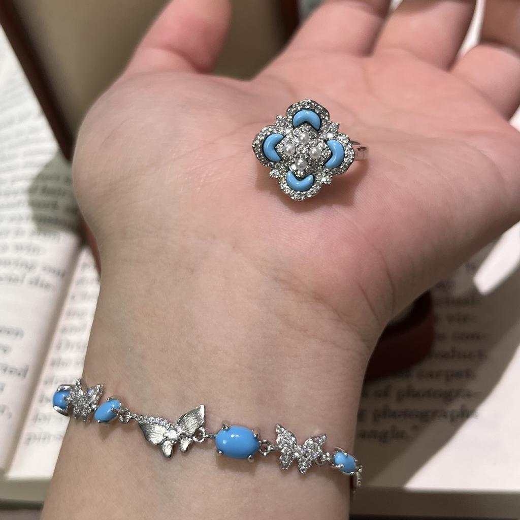 Leichter Luxus Retro Hofstil Perlmutt Vierblättriges Kleeblatt Blume Halskette Ohrstecker High-End Schmuckset