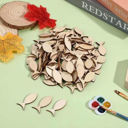 Ibasenice 100-Piece Set of Fish Wood Figures, Animal Wood Chips, Wooden Tags, Blank Wood Hanging Tags for DIY Wood Crafts, Entrance Ceremonies, Gradua