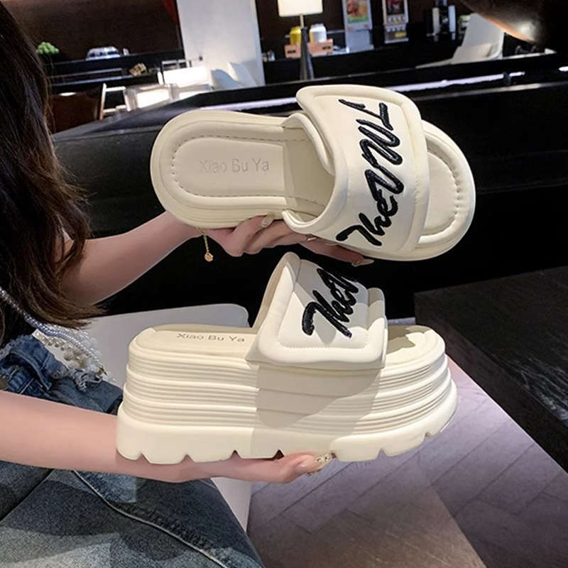 2025 summer new Velcro muffin thick bottom heightened one-word slippers women wear casual vacation cool slippers tide