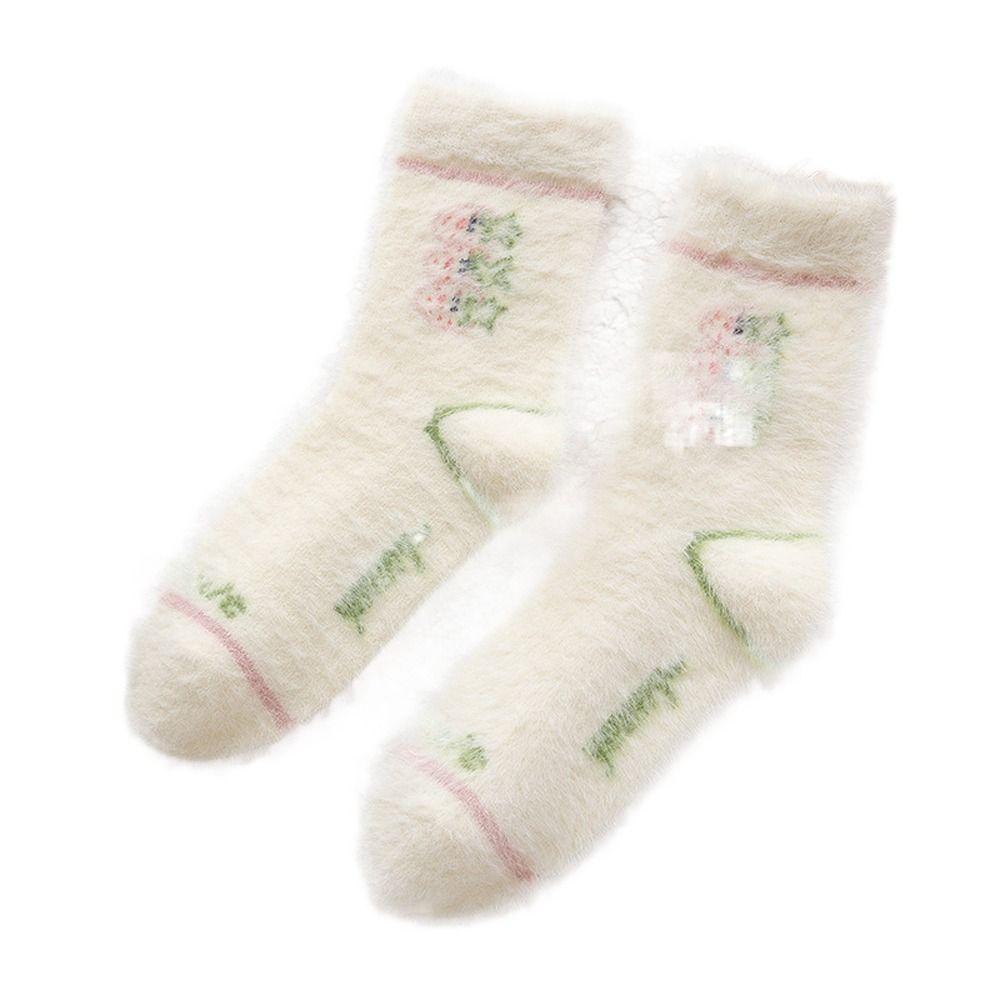 

English Alphabet Strawberry Plush Wool Hosiery Cotton Socks Japanese Style Socks Women Short Socks D