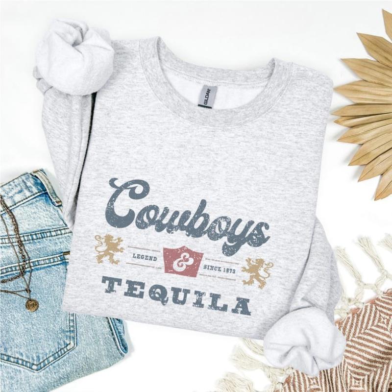 Autumn Winter Vintage Unisex Cowboys And Tequila Sweatshirt Country Style Crewneck Graphic Pollver For Female Rodeo Apparel Gift