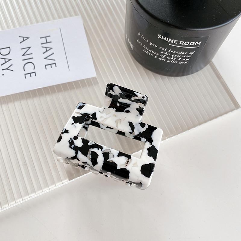 Korean Style Cow Print Hair Claw Set With Beautiful Geometric Design And Handcrafted Quality For Women