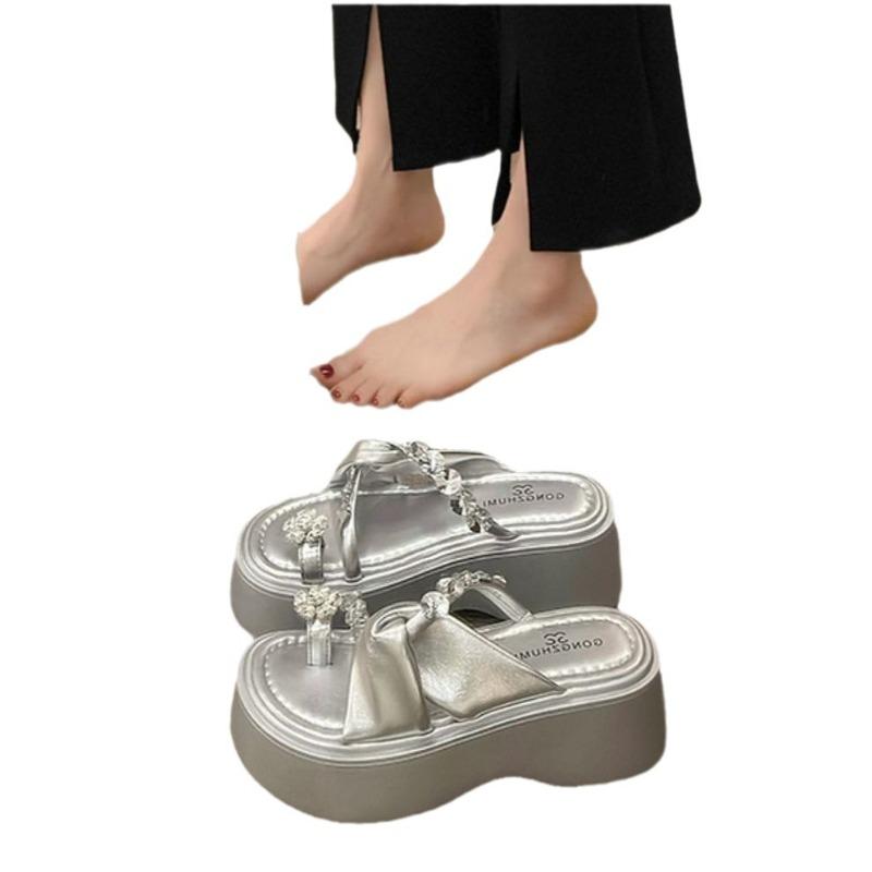 Summer Designer Women Fashionable Slippers Roman Style Flip Flops Chunky Versatile Women Breathable Sandals Outdoor Beach Slides