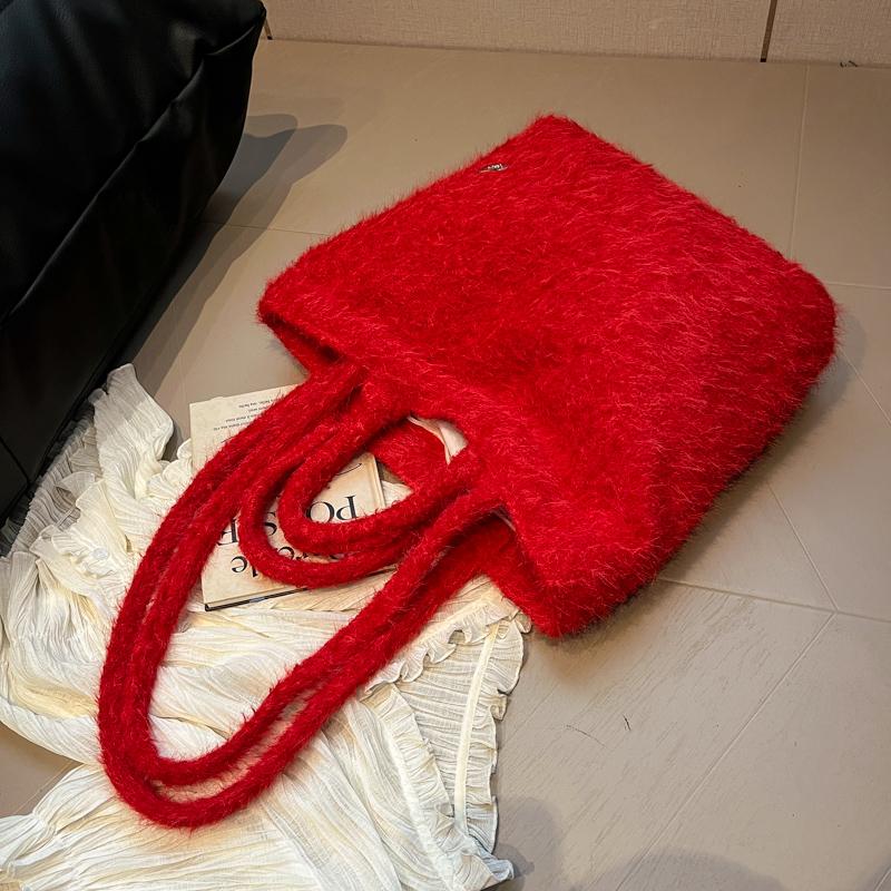 Autumn and Winter New Korean Version Plush Soft Waxy Shoulder Bag Underarm Bag Large Capacity Dual-purpose Commuter Tote Bag