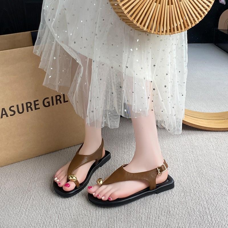 CRLAYDK Sandals for Women Flat Strap Beach Ring Toe Flip Flops Fashion Soft Leather Walking Slippers Summer Casual Slides