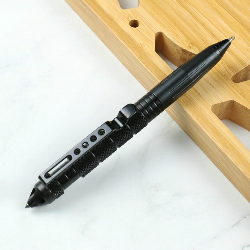 B2 Anti-Wolf Tactical Self-Defense Pen for Outdoor Use