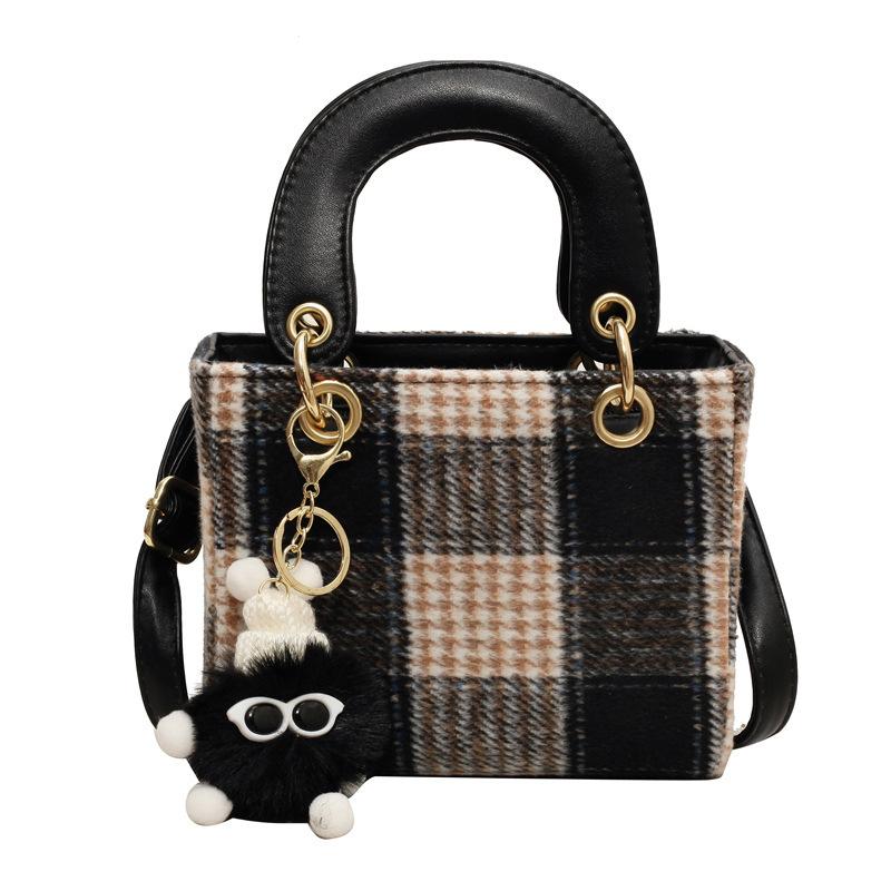 Jesienna i zimowa niszowa wełniana mała torba, prosta i wszechstronna torba na ramię na jedno ramię, torba retro w kratę księżnej Diany