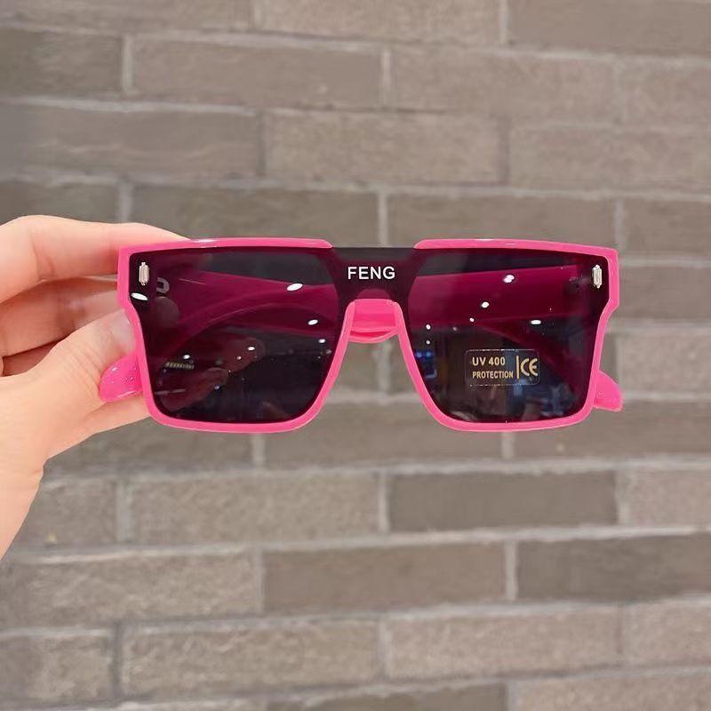 Trendy Kids' Anti-UV One-Piece Sunglasses: Fashionable Street Style Large Frame for Boys & Girls