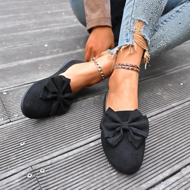 Suede Flat Casual Single Shoes with Round Heads and Bows One Foot Wearing Lazy Bean Shoes