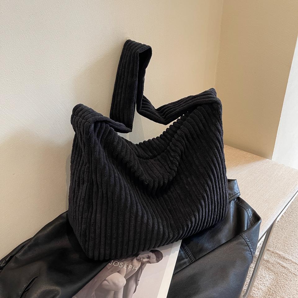 A corduroy simple fashion shoulder bag, large capacity, classic trend, suitable for all kinds of women
