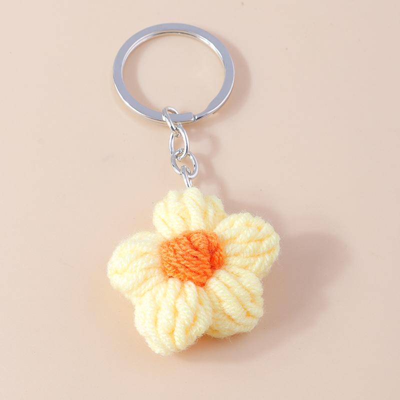 Aihua Hot New Handmade Knitted Keychain Keyring For Women Girl Cute Crocheted Flower Pendants Car Key Ring Handbag Charms Gifts