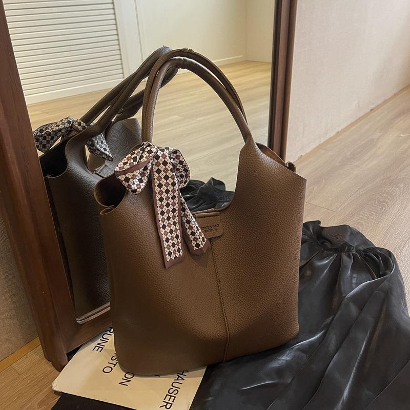 Commuter Large-capacity Bucket Bag Women's New Casual Shoulder Bag Versatile Underarm Bag