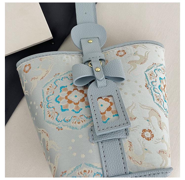 Song Brocade DIY Embroidery Kit: Chinese-Style Handmade Bucket Tote & Crossbody Bag.