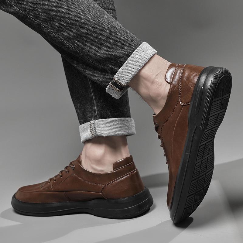 Men's shoes 2025 summer new outdoor versatile trend men's casual shoes solid color waterproof leather high-end sports shoes