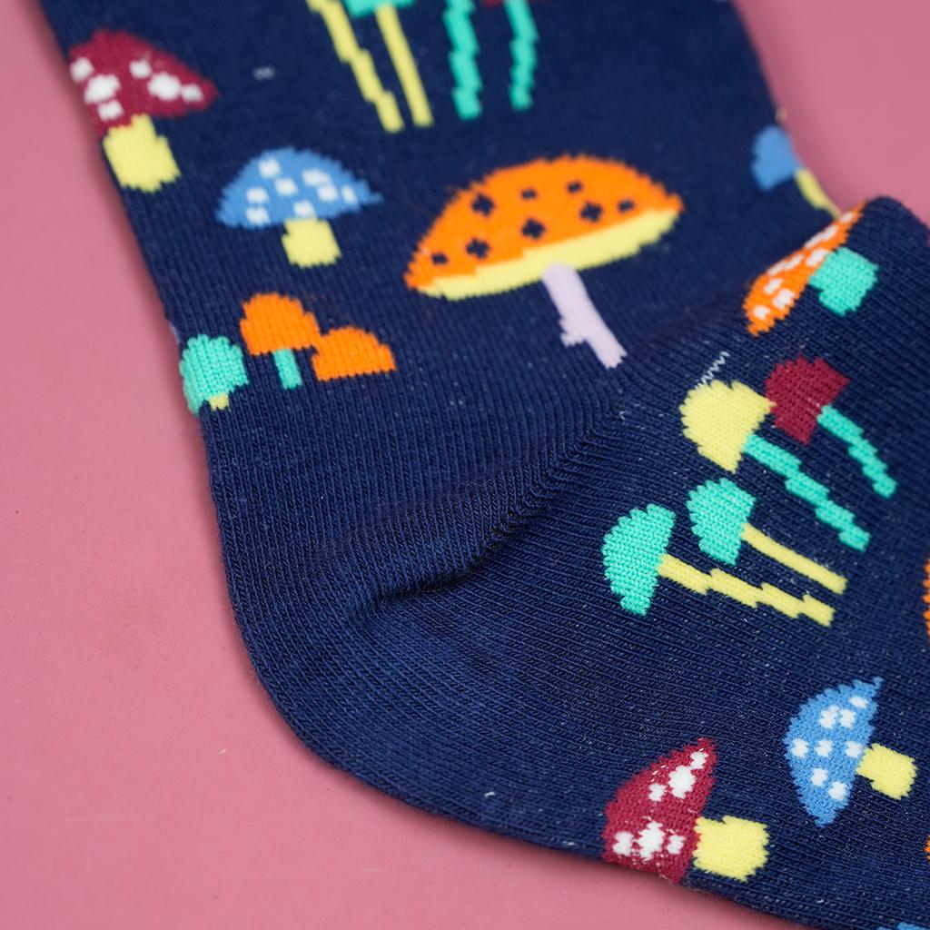 1 pár Různorodé Barevné Houby Prodyšné Středně Vysoké Pánské a Dámské Ponožky Vhodné Pro Všechna Roční Období Pro Každodenní Nošení