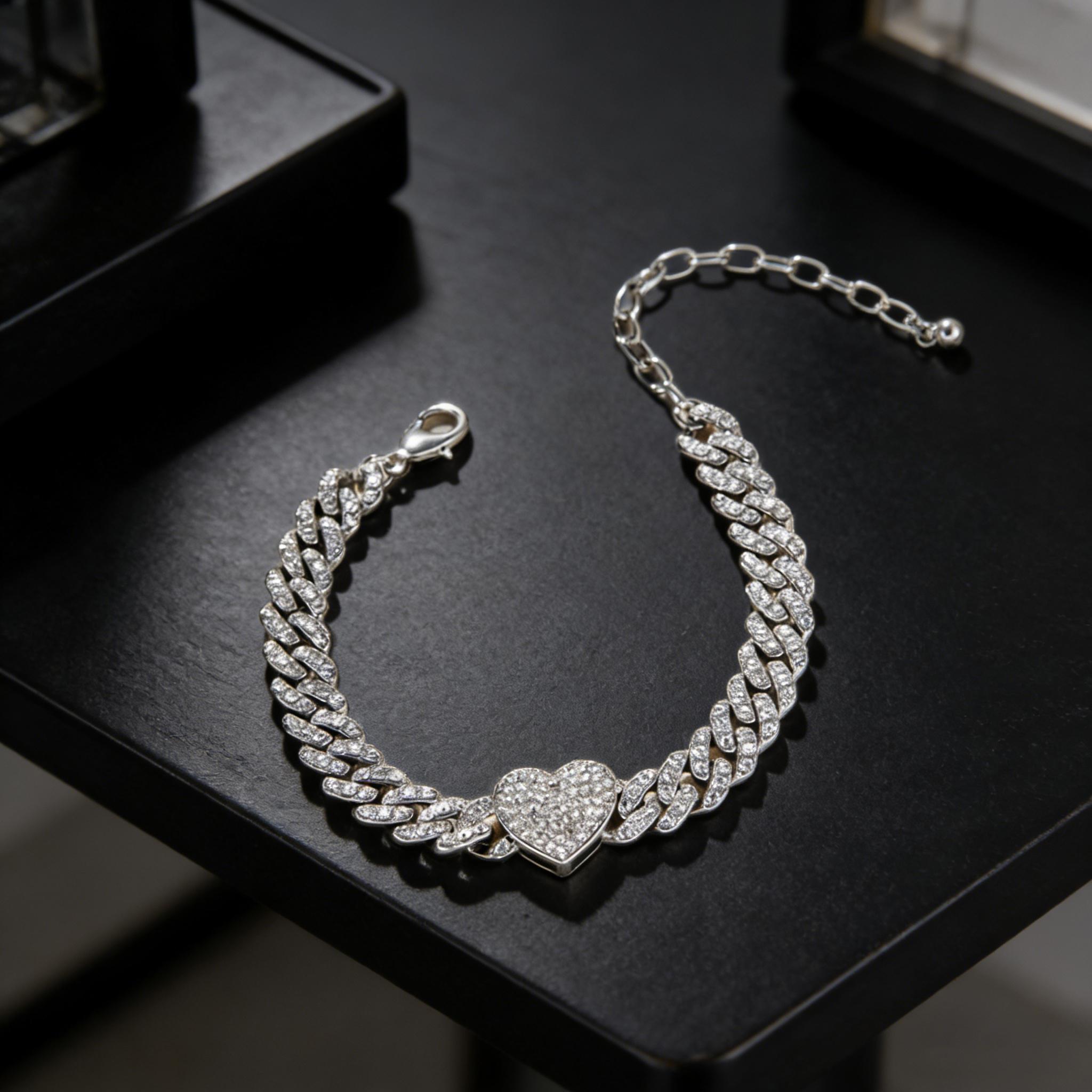 

Atoztide Luxury Hip Hop Iced Out Heart Cuban Link Bracelet for Men Fashion Zircon Alloy Metal Unisex Wrist Birthday Jewelry Gift 18plus7cm