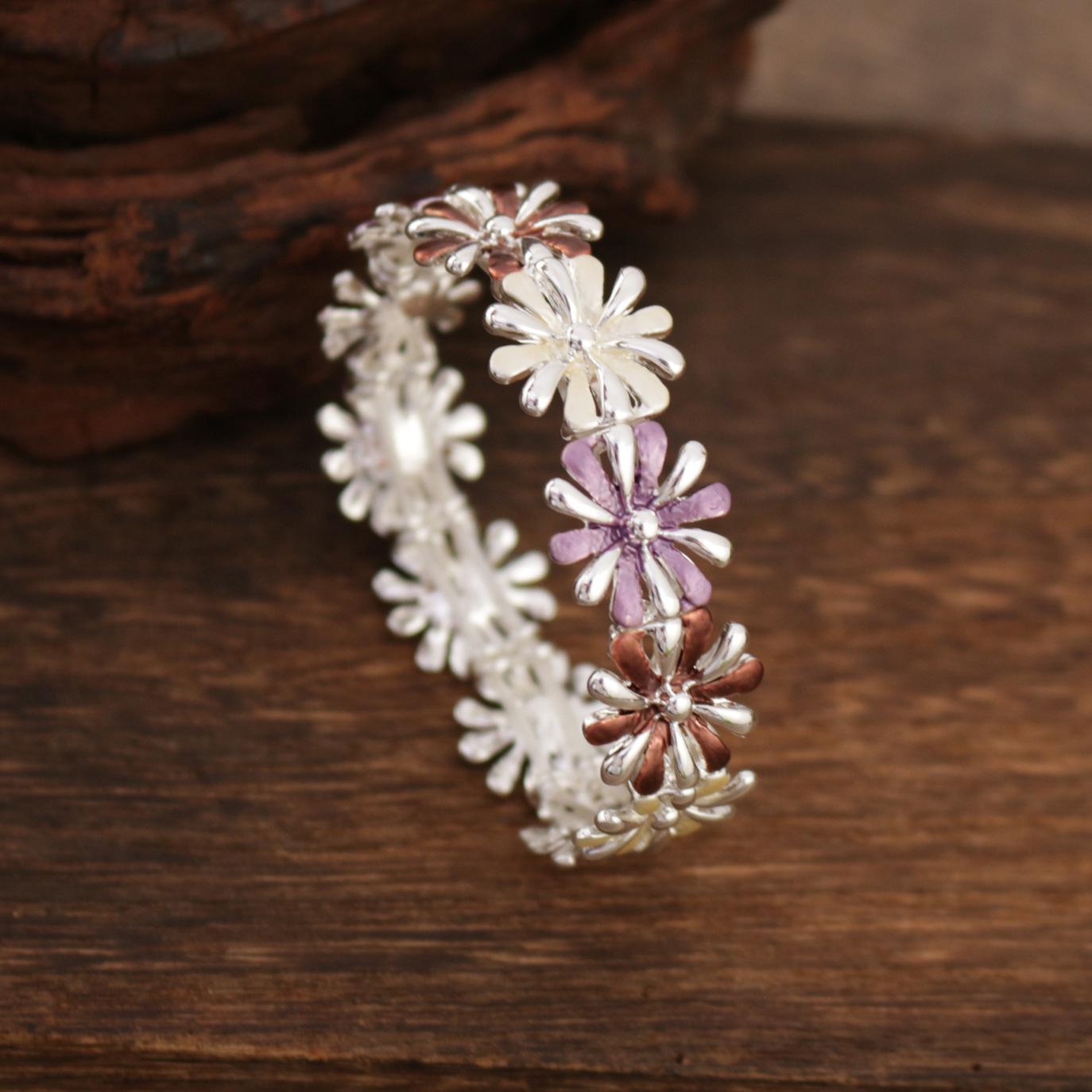 

Кольоровий маленький ромашковий сплавний еластичний браслет, модний і простий жіночий універсальний браслет з квітами, розписаними олійною фарбою