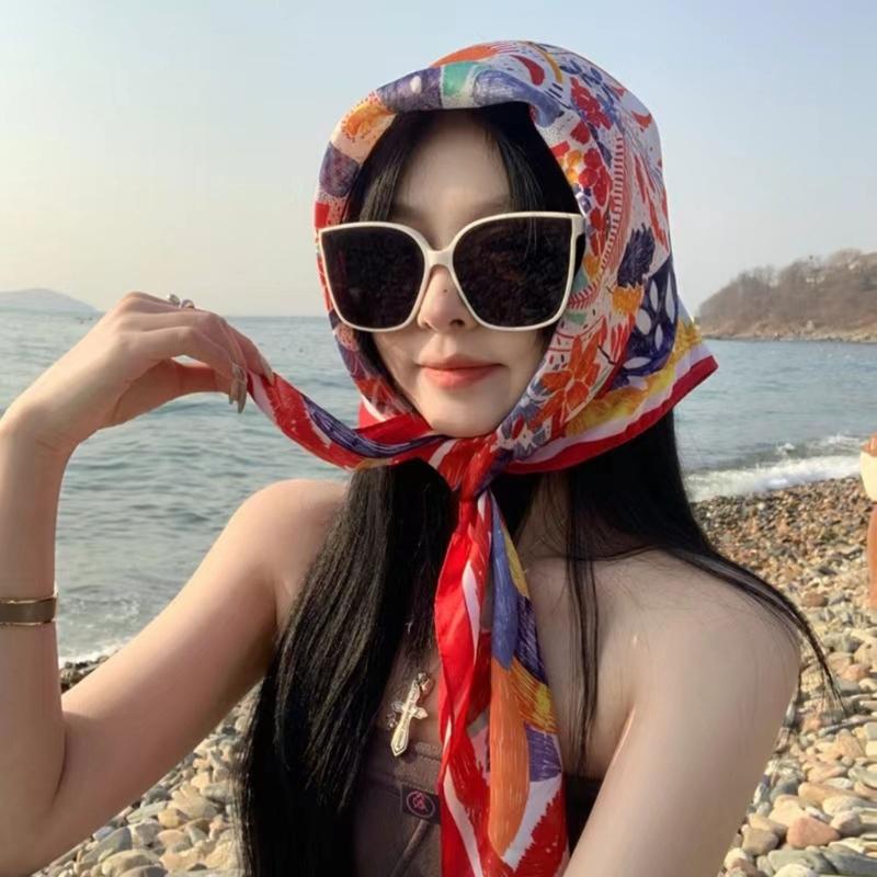 70cm Eleganter Kopftuch Quadratisches Bandana Schal Kopftuch für Damen mit Blumenmustern für verschiedene Anlässe Fotografie