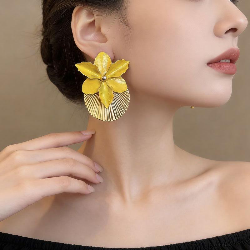 Holiday Style Yellow Drop Glaze Flower Earrings French Sweet Temperament Earrings Exaggerated Beach Photo Atmosphere Earrings