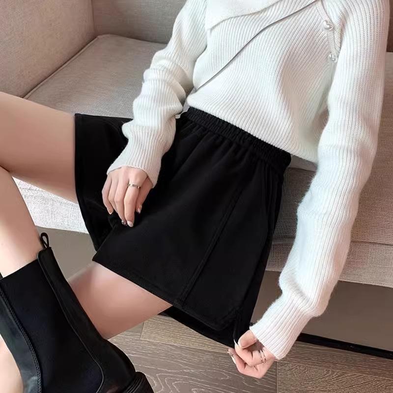 Women's Elastic High Waist Woolen A-Line Casual Shorts, Loose Fit, Autumn/Winter, Black.