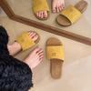 [Armano] Sanfte koreanische Version von flachen Pantoffeln für Damen-Sommerbekleidung 2025 neu Xiaoxiangfeng Ein-Wort-Slipper Strand-Sandalen