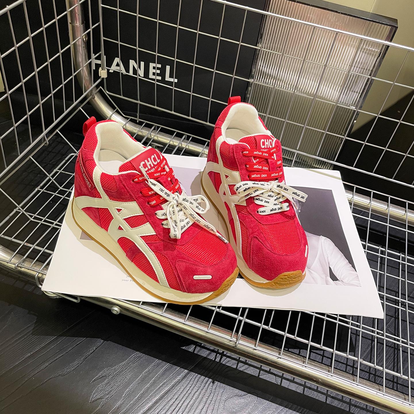 

Женские вафельные кроссовки Cortez Осень 2025: 9 см Незаметное увеличение роста, Толстая подошва, Дышащий, Небольшой дизайн в стиле колор-блок. 34 красный