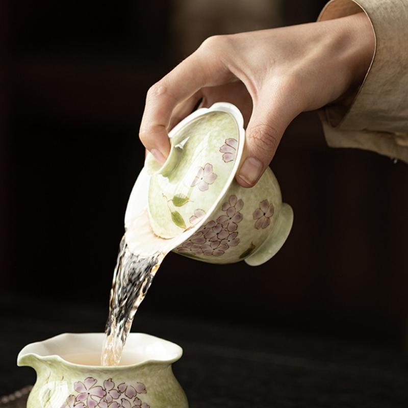 Hand-painted Hydrangea Gaiwan Vintage Tea Tureen Tea Bowl with Lid Kit Tea Maker Cover Bowl Tea Ceremony Accessories Ornaments