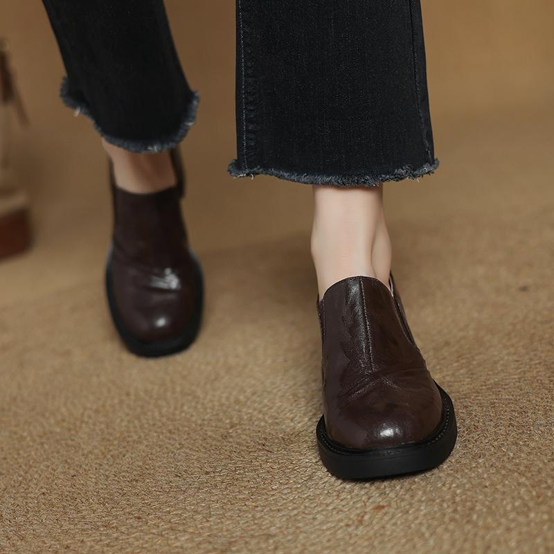 Fashion 2025 New Spring Genuine Leather Women Shoes Round Toe Women Pumps Brogue Designs Shoes for Women High Heel Loafers Ladies Shoes