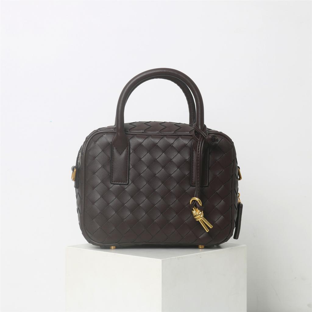 2025 New Getaway Large Capacity Retro Hand Woven Pillow Bag Leather Crossbody Handbag