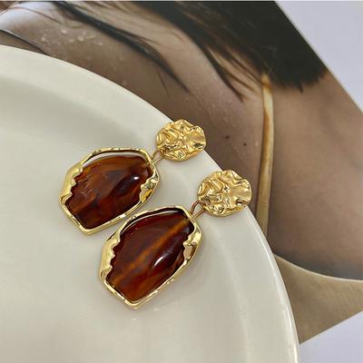 Übertriebene Persönlichkeit Unregelmäßige Harz Clip-Ohrringe Europa Amerika Modisch Vintage Geometrische Ohrringe Damen Schmuck