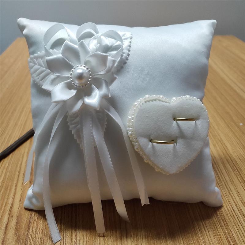 Cuscino Portafedi Nuziali Romantico Europeo Porta Fedi Nuziali Sposa Cuscino Decorazione con Nastro Fatto a Mano per Cerimonia Nuziale