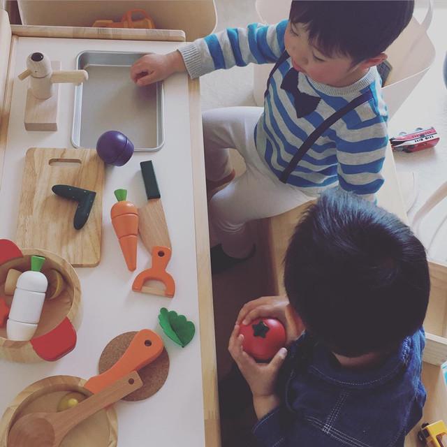Wooden Magnetic Play Kitchen Set: Cuttable Fruits & Vegetables for Kids Pretend Play