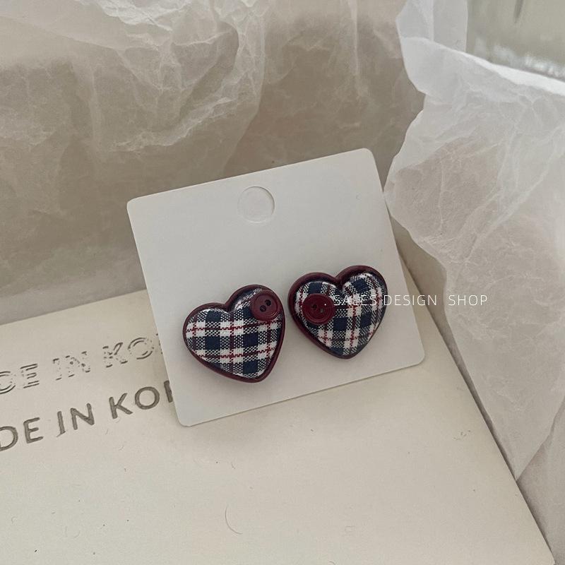Korean Sweet Heart Plaid Earrings: Stylish & Versatile Jewelry for Women