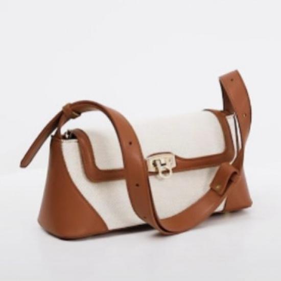 2025 New Women's Bag Versatile French Retro Single Shoulder Crossbody Bag Niche Baguette Bag Stylish Handbag for Women