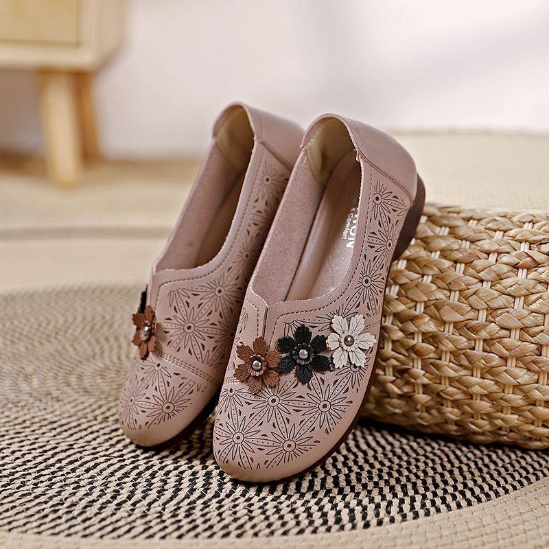 

2024 autumn new breathable hollow mother shoes soft sole comfortable casual flat bottom shallow mouth hole sandals beef tendon sole 40 хакі