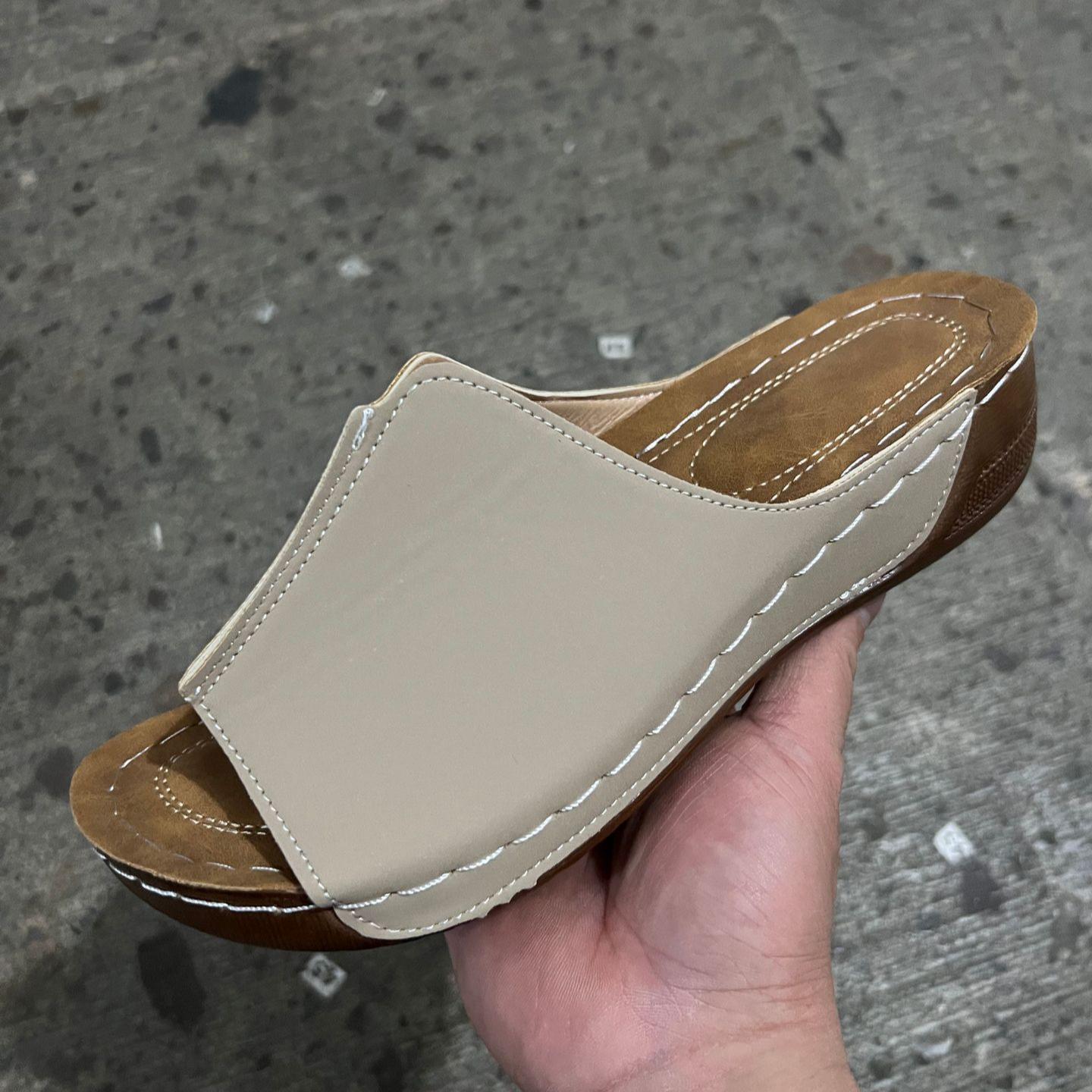 

Новые тапочки на каблуке с уклоном, женские сандалии с толстой подошвой, повседневные легкие женские тапочки большого размера 43