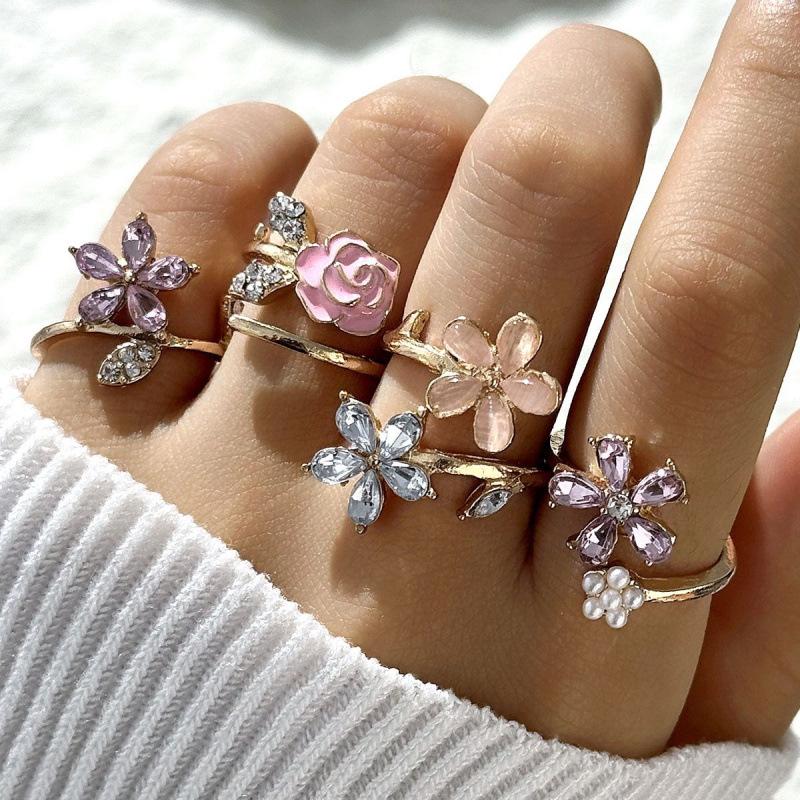 Stylish Rhinestone Enamel Flower Ring for Women - Stackable Vacation Accessory