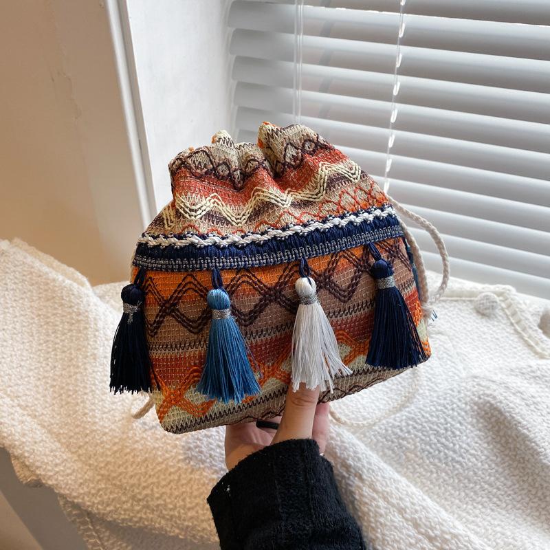 Spring and Summer Fashionable Tassel Bucket Bag with Ethnic Style Single-shoulder Crossbody Bag