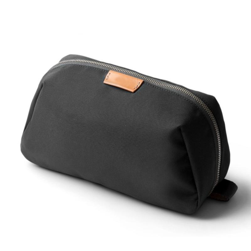Men's Travel Toiletry Bag Large Capacity Portable Storage Bag for Business Trips And Leisure Travel Convenient Carry-On