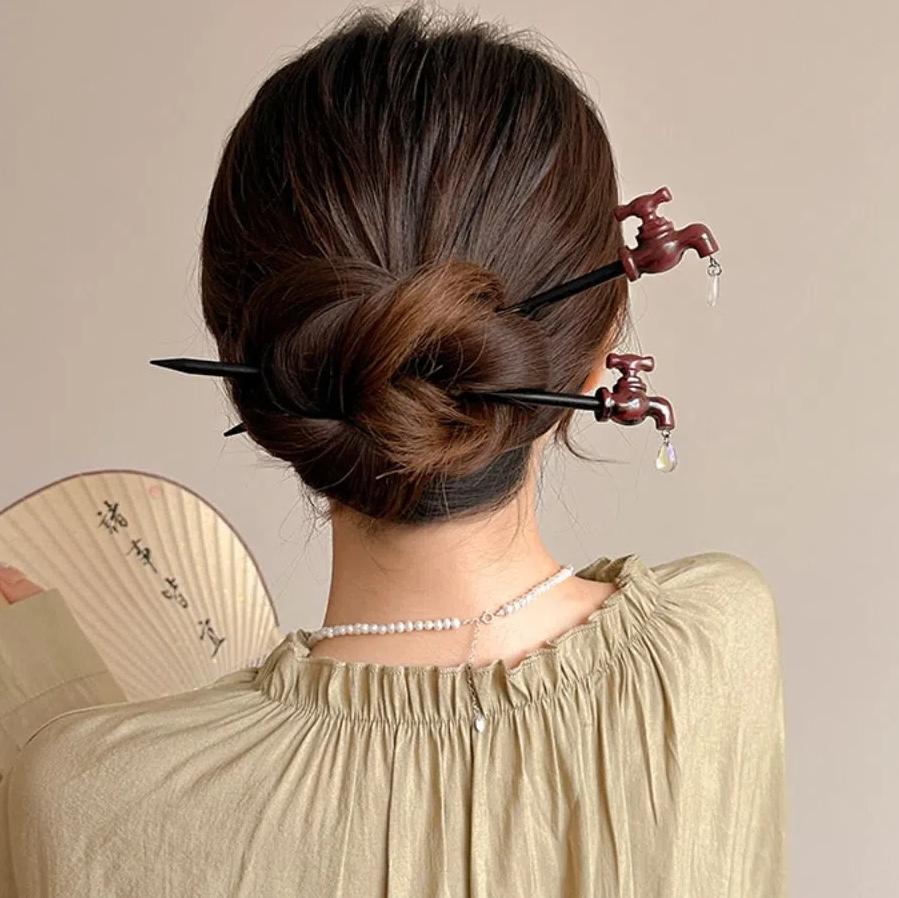 

Water Drop Wood Faucet Shape Hair Stick Step Shaking Creative Hairpin Funny Hair Fork Travel style1
